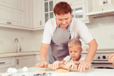 Wie das gemeinsame Kochen die Entwicklung Ihres Kindes fördert